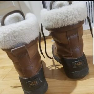 UGGS BUTTE FOE GIRLS